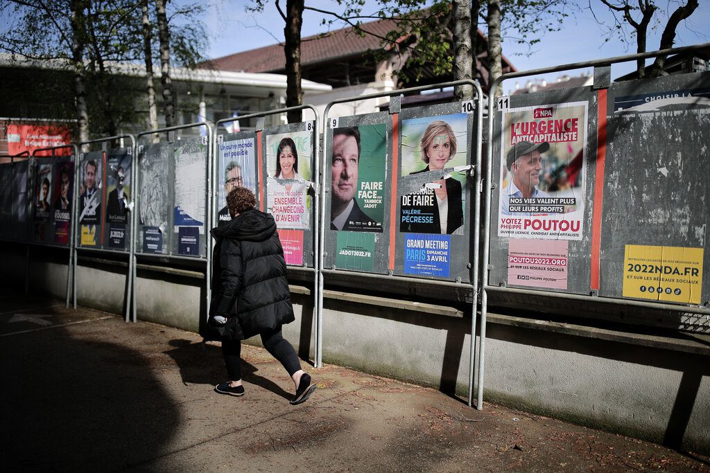 Γαλλία-προεδρικές εκλογές: Τι έδειξε η τελευταία δημοσκόπηση – Σκληρή μάχη Μακρόν-Λεπέν