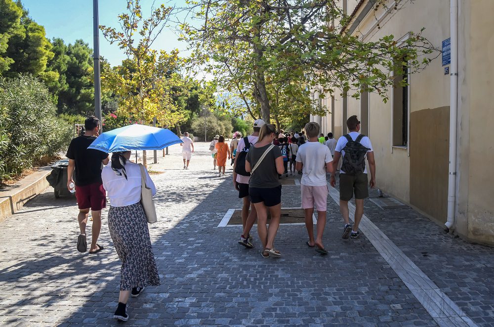 «Υμνοι» Guardian για την τουριστική ανάκαμψη στην Ελλάδα