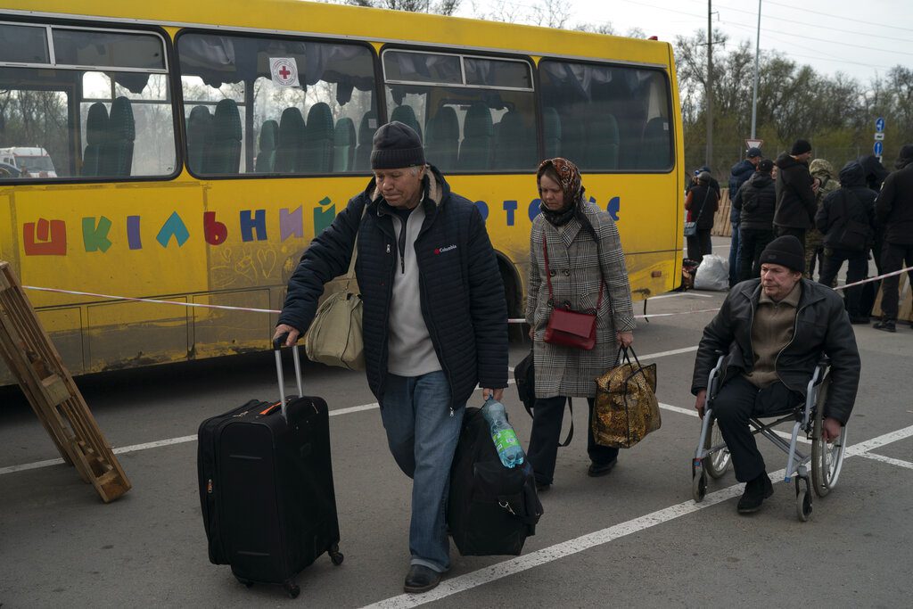 Ουκρανία: Εξαφανισμένα τα λεωφορεία για την απομάκρυνση των αμάχων από την Μαριούπολη