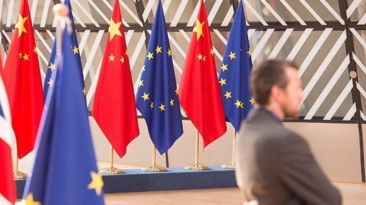 Σύνοδος ΕΕ-Κίνας: Οι Βρυξέλλες επιδιώκουν να αποτρέψουν τη συμμαχία Μόσχας-Πεκίνου