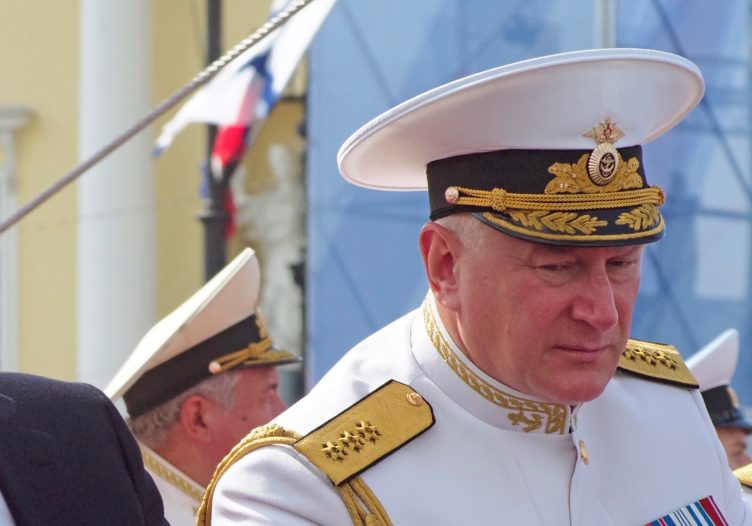 Ο αρχηγός του Πολεμικού Ναυτικού της Ρωσίας συναντήθηκε με μέλη του πληρώματος του βυθισμένου καταδρομικού Moskva 