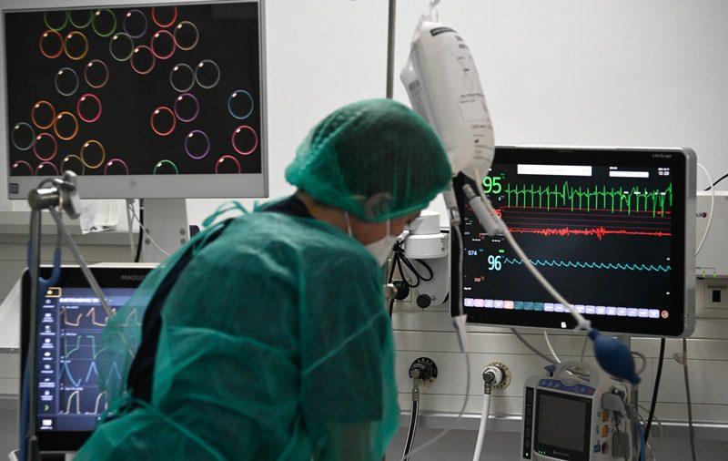 Θρήνος στη Λαμία για 25χρονη που «έσβησε» μετά από τροχαίο που είχε στη Σαντορίνη