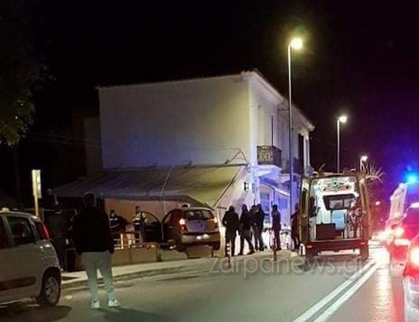 Απίστευτο τροχαίο στα Χανιά: Αυτοκίνητο «προσγειώθηκε» σε κρεπερί – Δύο τραυματίες