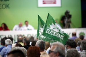 Ο Σημίτης στηρίζει Ανδρουλάκη, με οδηγίες για ένα προοδευτικό και αριστερό κόμμα