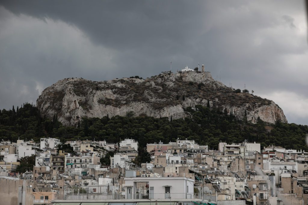 Χειμερινός ο καιρός τις επόμενες μέρες – Έρχεται η «ψυχρή λίμνη» με βροχές και πτώση θερμοκρασίας