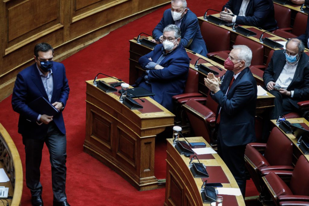 ΣΥΡΙΖΑ-ΠΣ: Κατατέθηκε η τροπολογία για να μην κόβεται το ρεύμα εξαιτίας της ρήτρας αναπροσαρμογής – Τι προβλέπει