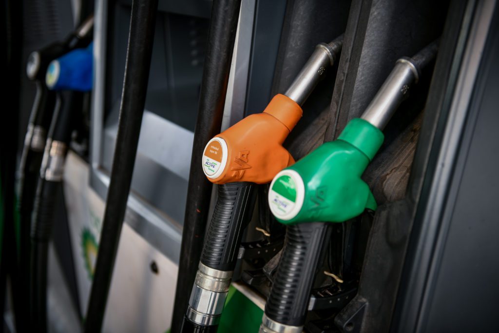Σε ακραία ύψη οι τιμές στα καύσιμα με την κυβέρνηση να δείχνει απρόθυμη