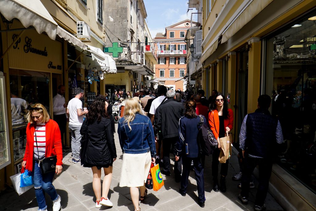 Αισθητή αύξηση των κρουσμάτων: 5.558 κρούσματα κορονοϊού, 11 νεκροί, 149 διασωληνωμένοι