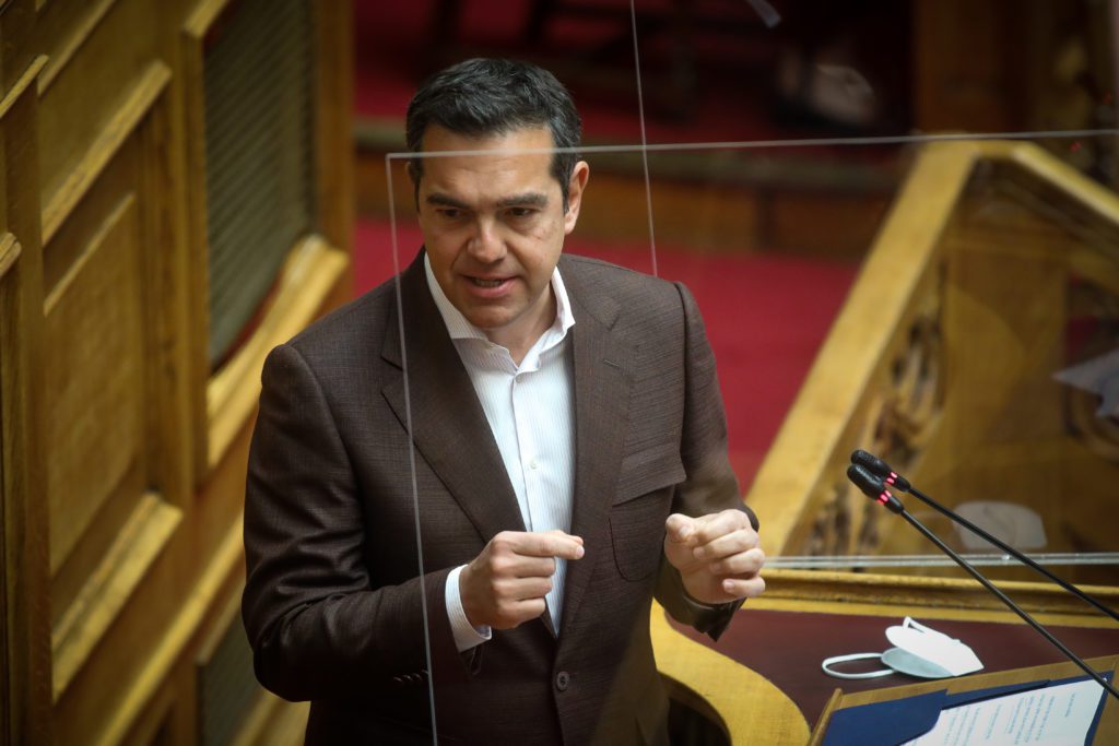 Τσίπρας: «Δεν έχετε πάρει χαμπάρι τι συμβαίνει με τη ρήτρα της ληστείας» (Video)