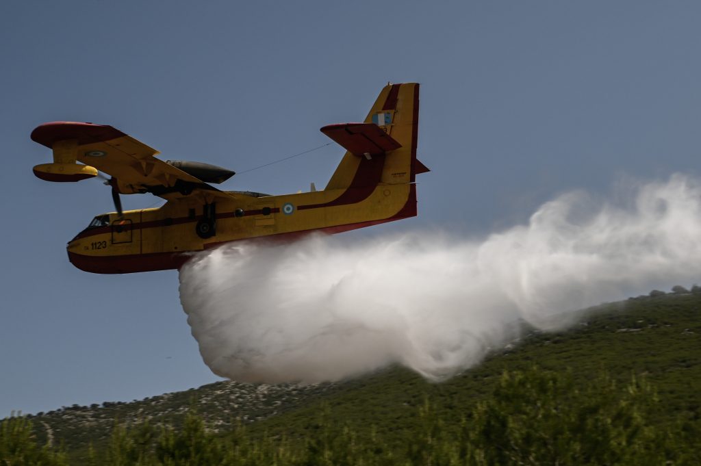 Φωτιά στην Πλάκα Κερατέας – Μεγάλη κινητοποίηση της πυροσβεστικής