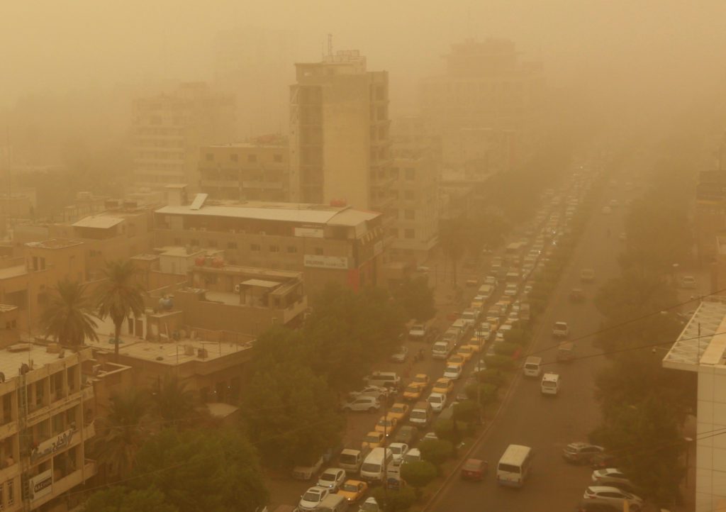 Χιλιάδες στα νοσοκομεία από τις αμμοθύελλες στο Ιράκ