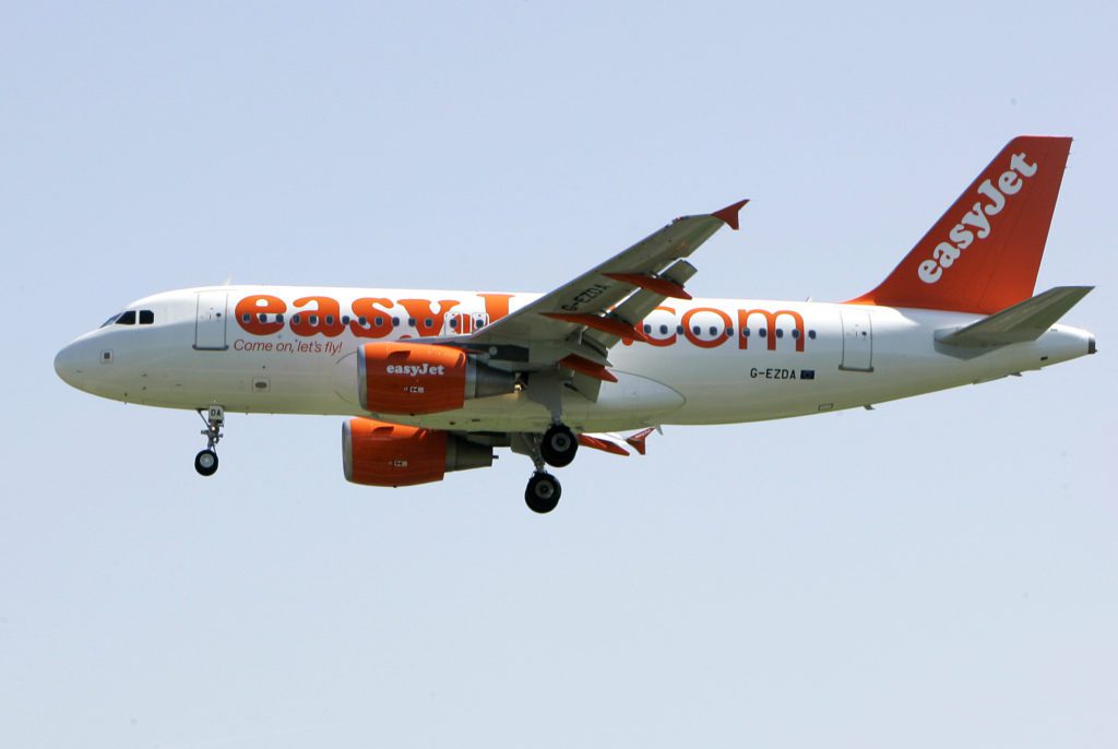 easyJet: Σοβαρά τεχνικά προβλήματα για την εταιρεία – Πάνω από 200 πτήσεις ακυρώθηκαν