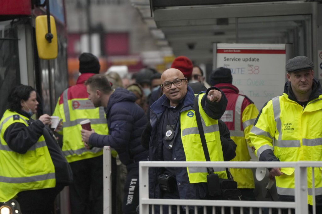 Αντιμέτωπη με τη μεγαλύτερη απεργία σιδηροδρομικών των τελευταίων 30 ετών η Βρετανία