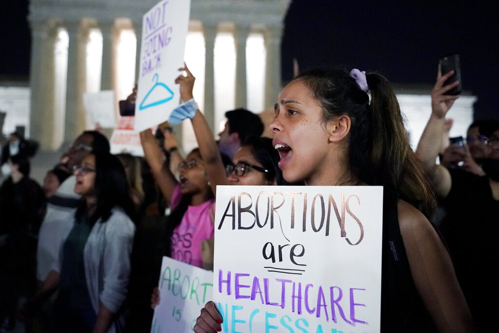 ΗΠΑ: Εκτελεστικά διατάγματα υπέρ του δικαιώματος στην άμβλωση ετοιμάζει ο Μπάιντεν