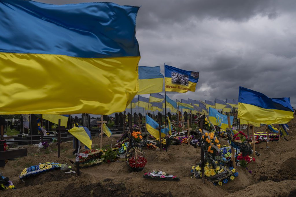 Ουκρανία: Τρεις μήνες από την ρωσική εισβολή και το σφυροκόπημα συνεχίζεται – Να συναντήσει τον Πούτιν επιθυμεί ο Ζελένσκι