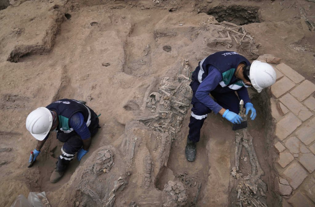 Υπόγειες στοές κάτω από ναό 3.000 ετών ανακαλύφθηκαν στο Περού