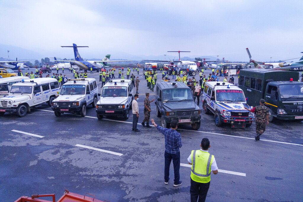 Νεπάλ: Ανασύρθηκαν οι σοροί και των 22 θυμάτων της αεροπορικής τραγωδίας
