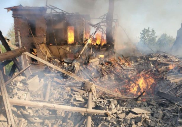 Ζελένσκι: 60 νεκροί στο βομβαρδισμένο σχολείο – Τριντό κατά Πούτιν: Ευθύνεται για εγκλήματα πολέμου