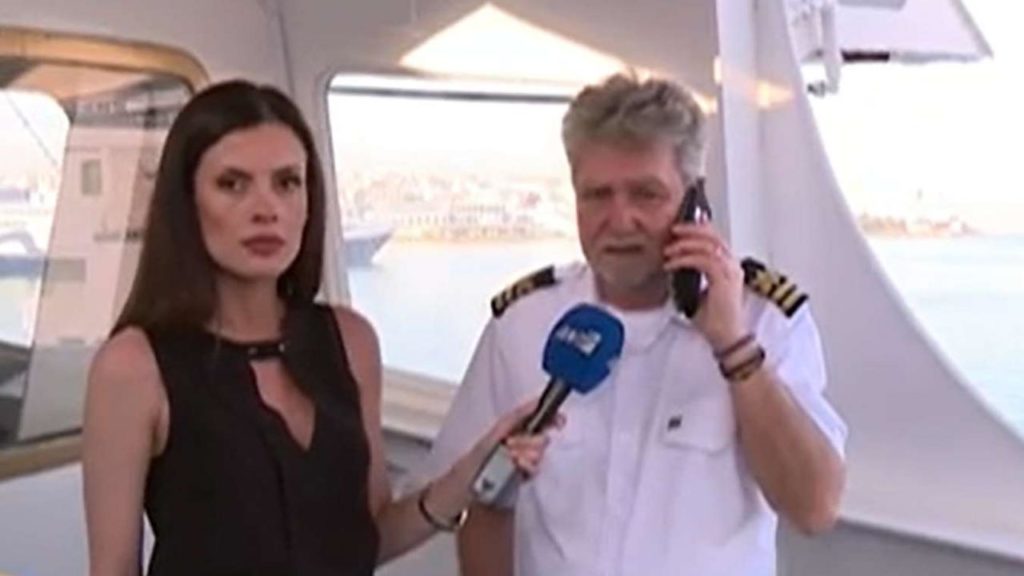 Πειραιάς: Συγκλονίζει ο καπετάνιος που είδε την πεντάχρονη στη θάλασσα: «Δεν είδα σώμα, ίσα-ίσα τα δαχτυλάκια, ήμουν έτοιμος να πηδήξω»