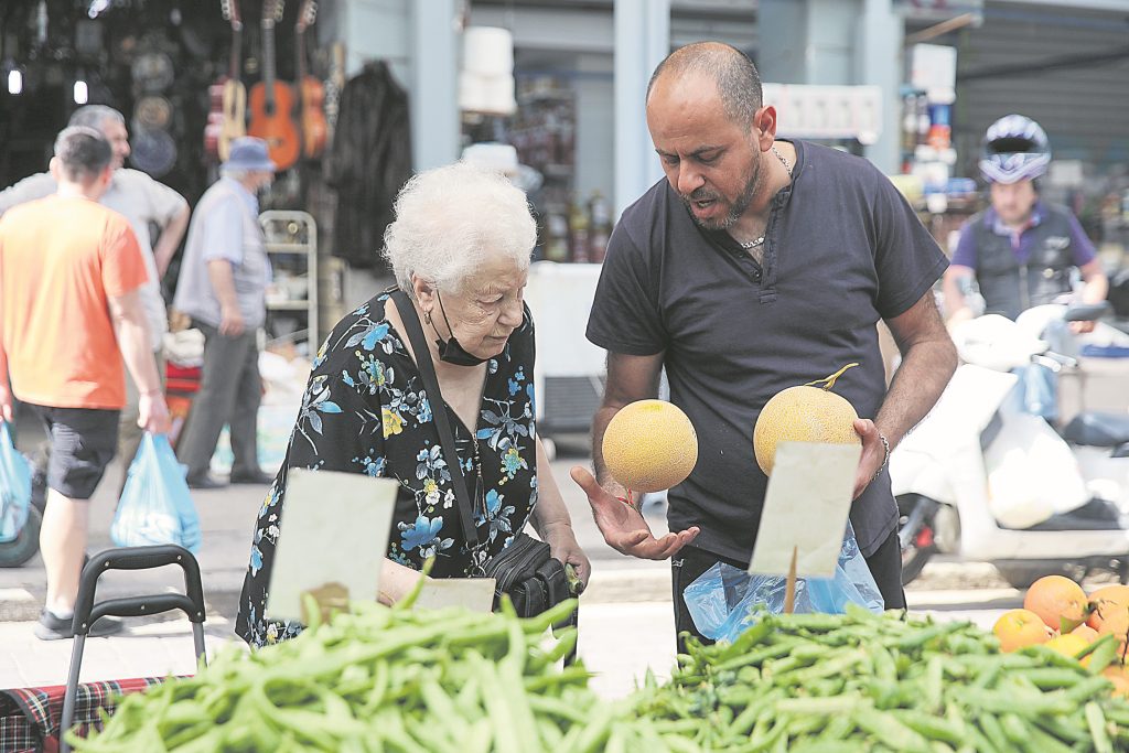 Η ακρίβεια θερίζει, η κυβέρνηση κοιτάζει