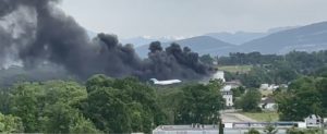 Φωτιά στο αεροδρόμιο της Γενεύης: Αεροπλάνο πέρασε μέσα από μαύρους καπνούς για να προσγειωθεί