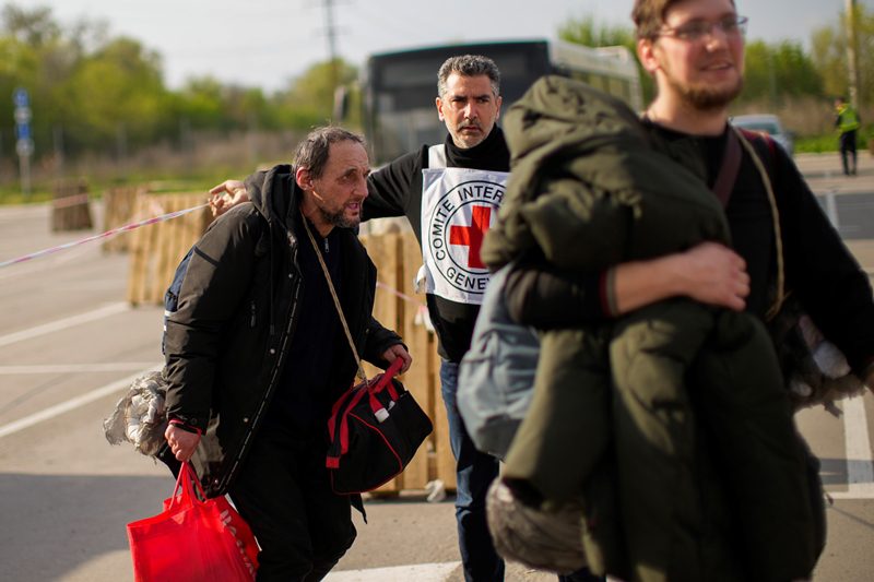 Ζελένσκι: Διασώθηκαν περισσότεροι από 300 άμαχοι από το Αζοφστάλ