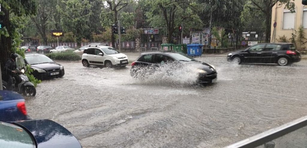 Γιάννενα: Καταρρακτώδης βροχή και χαλάζι