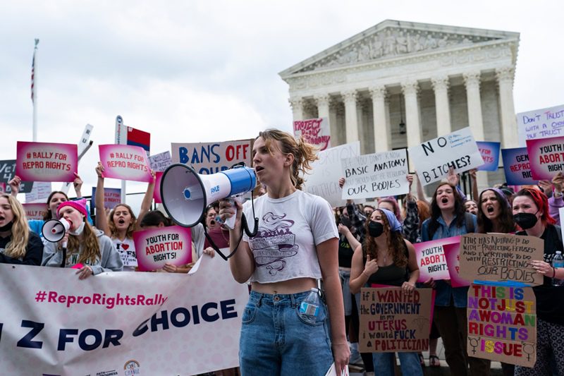 ΗΠΑ: Οι μεγάλες εταιρείες αναγκάζονται να πάρουν θέση για το δικαίωμα στην άμβλωση