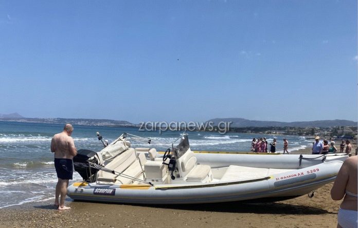 Πανικός στα Χανιά: Ακυβέρνητο σκάφος βγήκε στην …ακτή