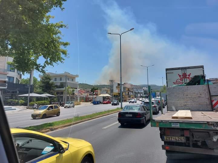 Φωτιά στο Σχιστό Κορυδαλλού – Κινητοποιήθηκαν εναέριες δυνάμεις – Οι πρώτες εικόνες