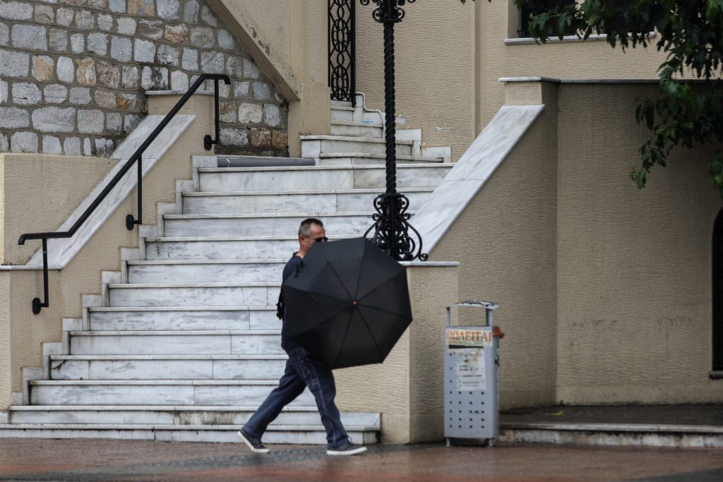 Άστατος ο καιρός και την Τετάρτη – Καταιγίδες και ισχυροί άνεμοι στο Αιγαίο