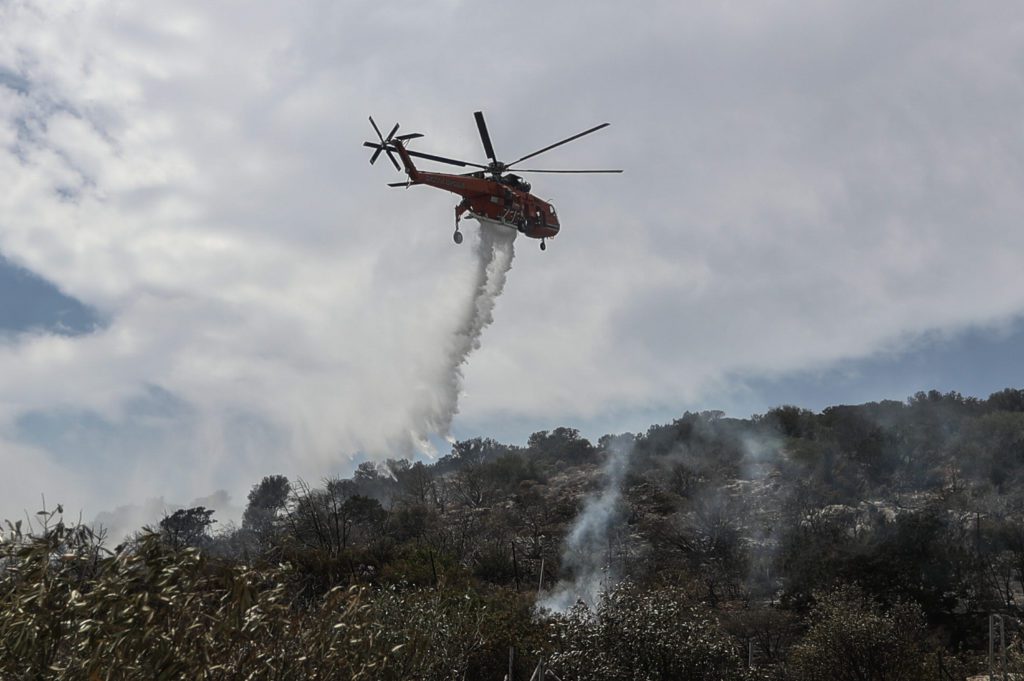 Φωτιά στην Απείρανθο της Νάξου