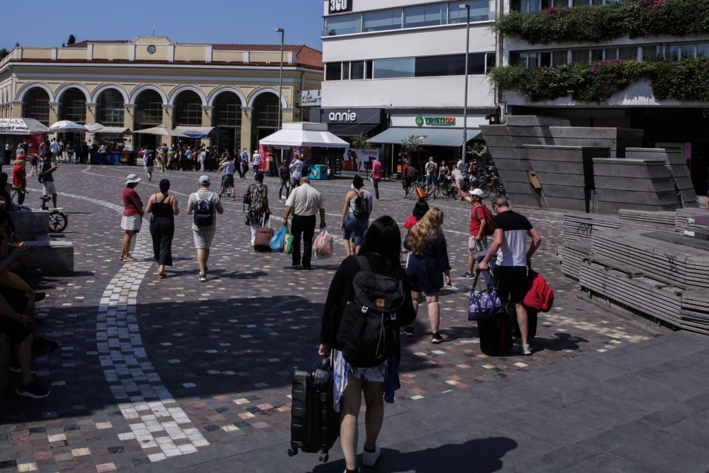 Συνεχίζει ακάθεκτος ο κορονοϊός: 4.832 κρούσματα, 11 νεκροί, 97 διασωληνωμένοι