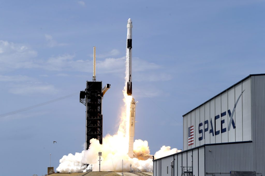 SpaceX: Απόλυση εργαζόμενων λόγω κριτικής στη διοίκηση