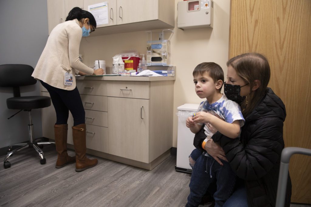 Κορονοϊός: Ξεκίνησε στις ΗΠΑ ο εμβολιασμός των παιδιών κάτω των πέντε ετών