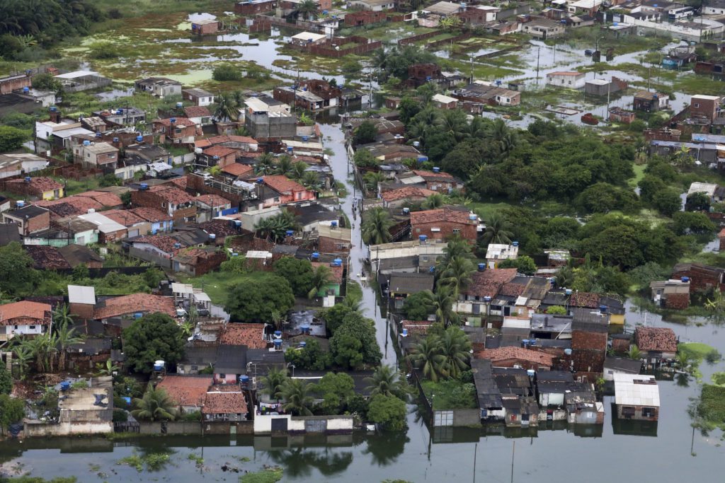 Βραζιλία: Εκατόμβη νεκρών από τις καταρρακτώδεις βροχές – Χιλιάδες σπίτια καταστράφηκαν