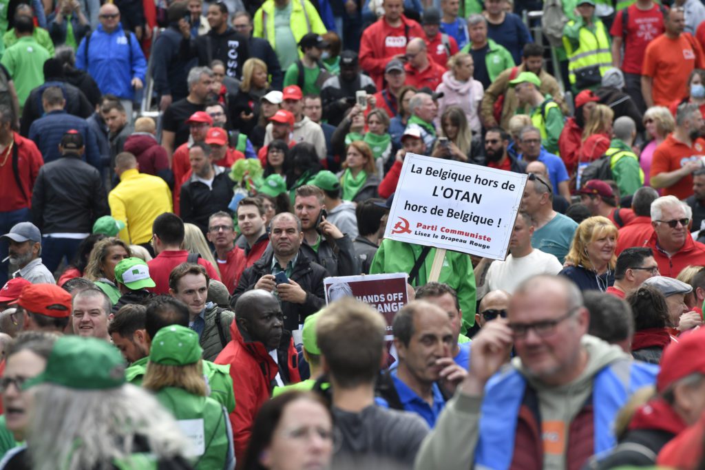 Μεγάλες διαδηλώσεις στο Βέλγιο για την αύξηση του κόστους διαβίωσης – Προβλήματα στο αεροδρόμιο Βρυξελλών