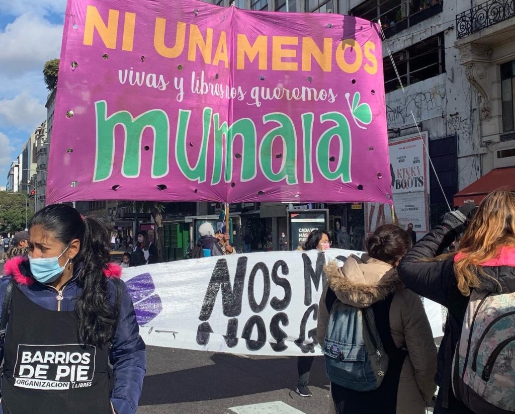 Αργεντινή: Χιλιάδες συμμετείχαν σε διαδήλωση κατά της έμφυλης βίας (Video)