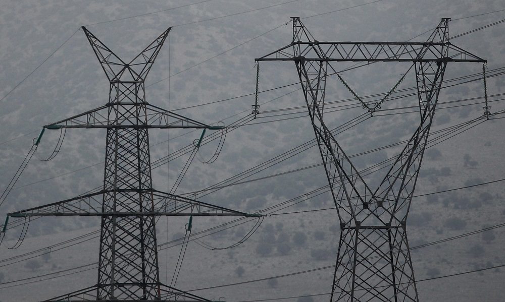 Βουλή: Κατατέθηκε η ρύθμιση για τις τιμές χονδρικής του ρεύματος – Πώς θα λειτουργεί ο «Προσωρινός Μηχανισμός»