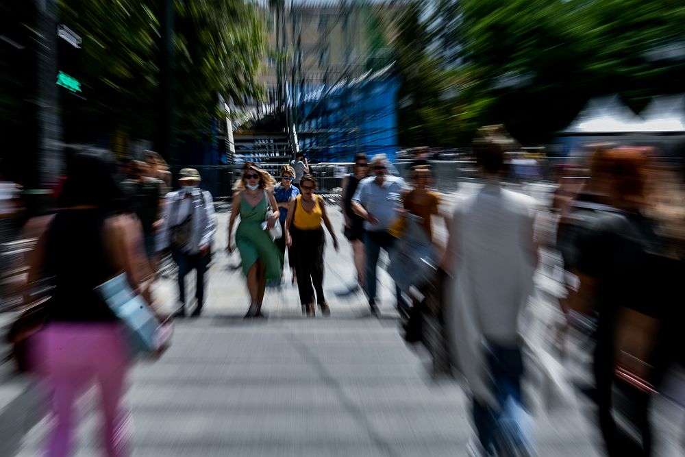 Κορονοϊός: Έκρηξη κρουσμάτων με 23.748 νέα, 16 νεκρούς, 95 διασωληνωμένους