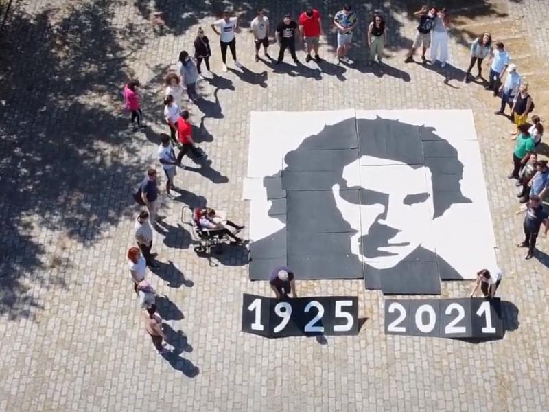 Ξάνθη: Μαθητές έφτιαξαν το μεγαλύτερο πορτραίτο του Μίκη Θεοδωράκη (Video)