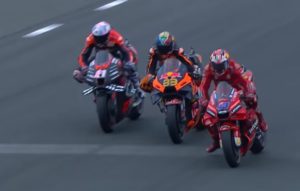 Moto GP: Το προσπέρασμα της χρονιάς από τον Αλέιξ Εσπάργκαρο &#8211; Πέρασε ταυτόχρονα δύο αναβάτες (Video)