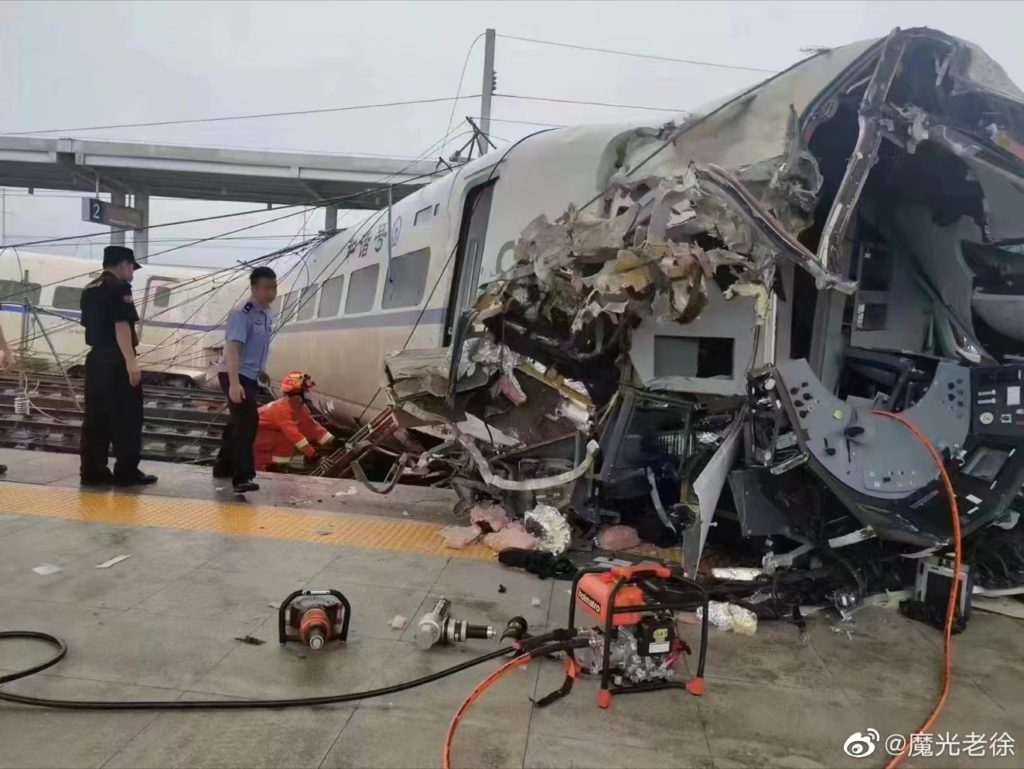Κίνα: Eκτροχιασμός τρένου υψηλής ταχύτητας με έναν νεκρό και πολλούς τραυματίες (Photos)