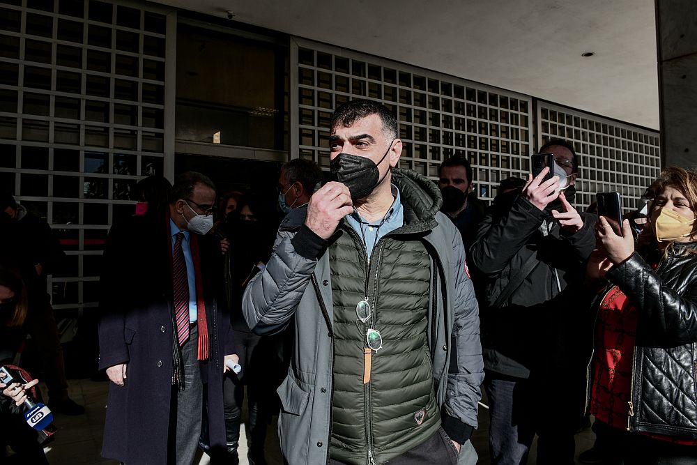 Με παρέμβαση ΔΣΑ αναβλήθηκε η δίκη Βαξεβάνη με Αθανασίου