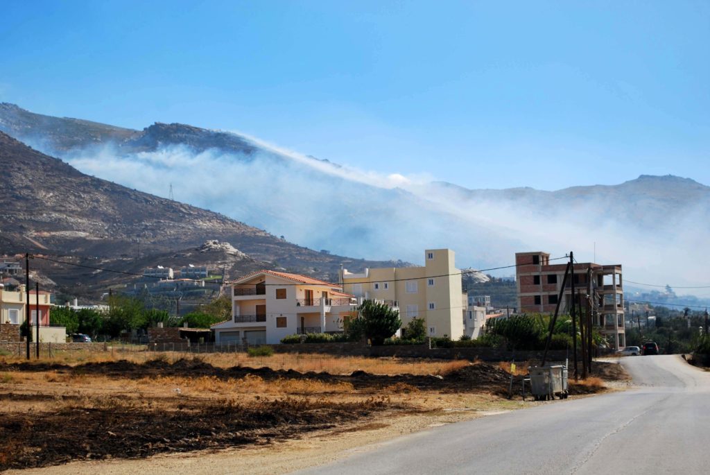 Φωτιά σε δασική έκταση στην Κάρυστο