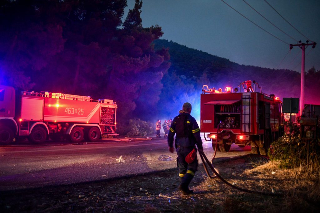 Πύργος: Σε εξέλιξη η φωτιά σε δασική έκταση στην περιοχή Κορυφή –  Στη μάχη τα εναέρια μέσα