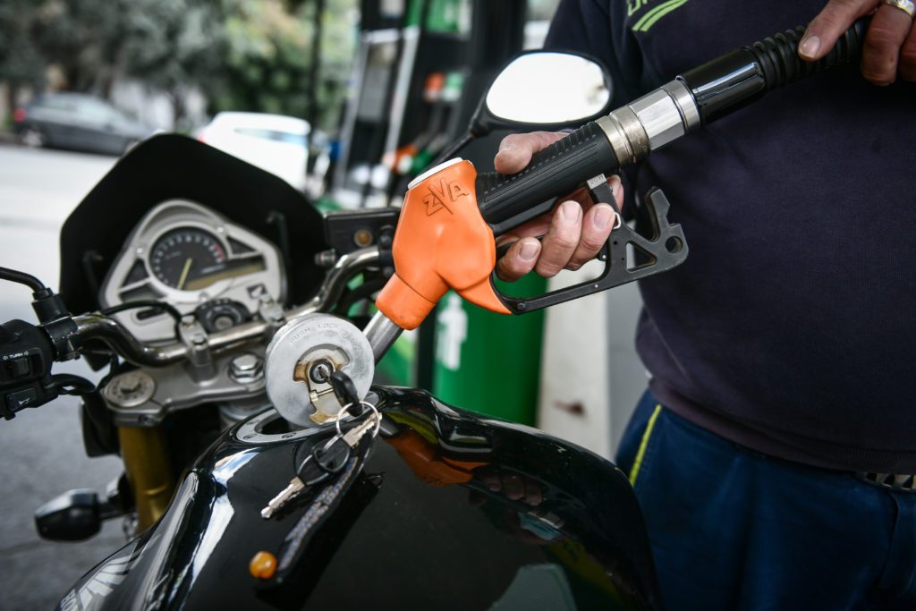 Ακρίβεια: Η Ελλάδα έχει επισήμως την πιο ακριβή βενζίνη στην Ευρώπη – Η ανάρτηση του Αλ. Χαρίτση