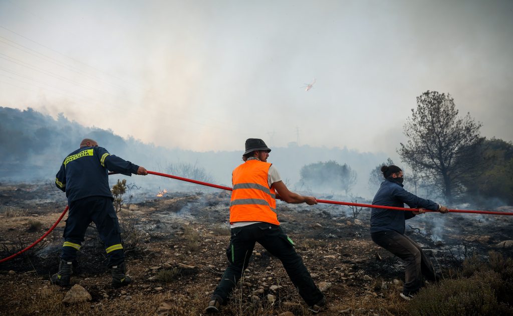 «Μάχη» με τις φλόγες στην Αλεξανδρούπολη – Ενισχύθηκαν οι πυροσβεστικές δυνάμεις (Photos – Video)