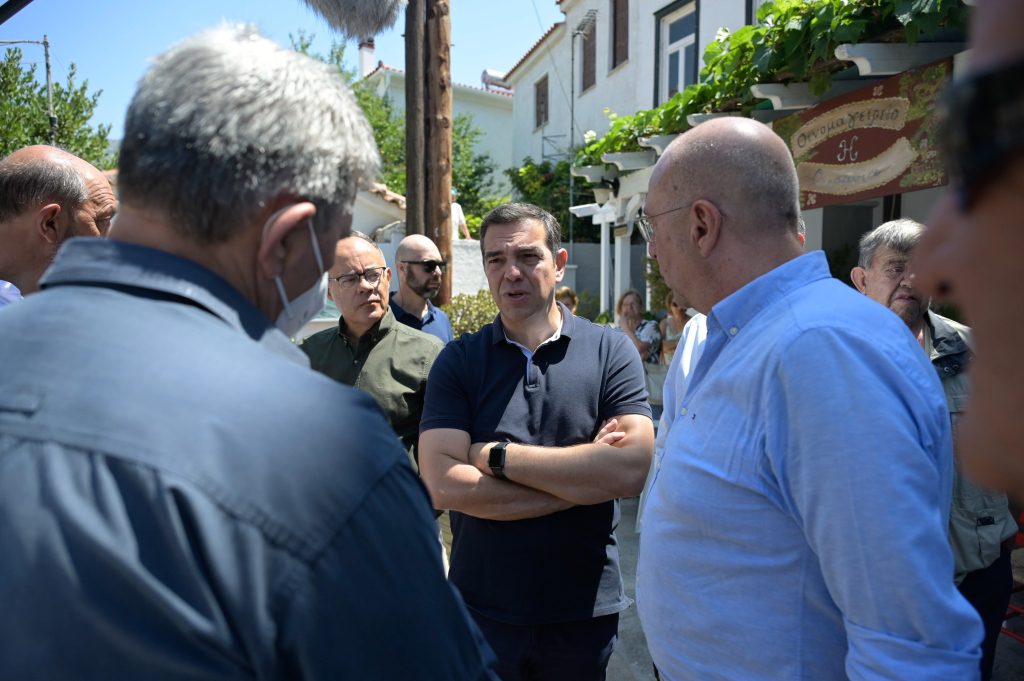 Συνταξιούχοι Σάμου σε Τσίπρα: «Πήραμε κρυάδα με τα αναδρομικά»