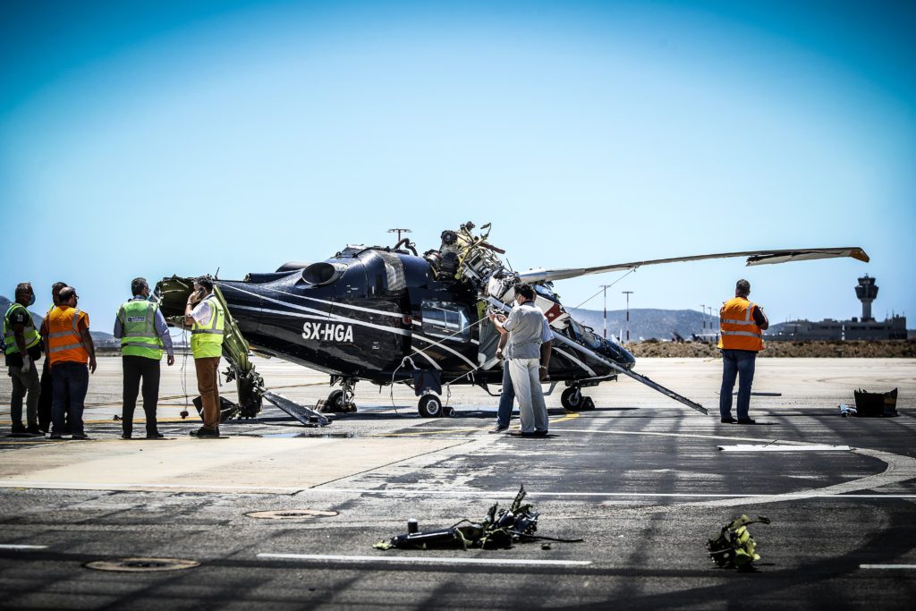 Φωτιά σε ελικόπτερο στο αεροδρόμιο «Ελευθέριος Βενιζέλος» – Εικόνες από το σημείο